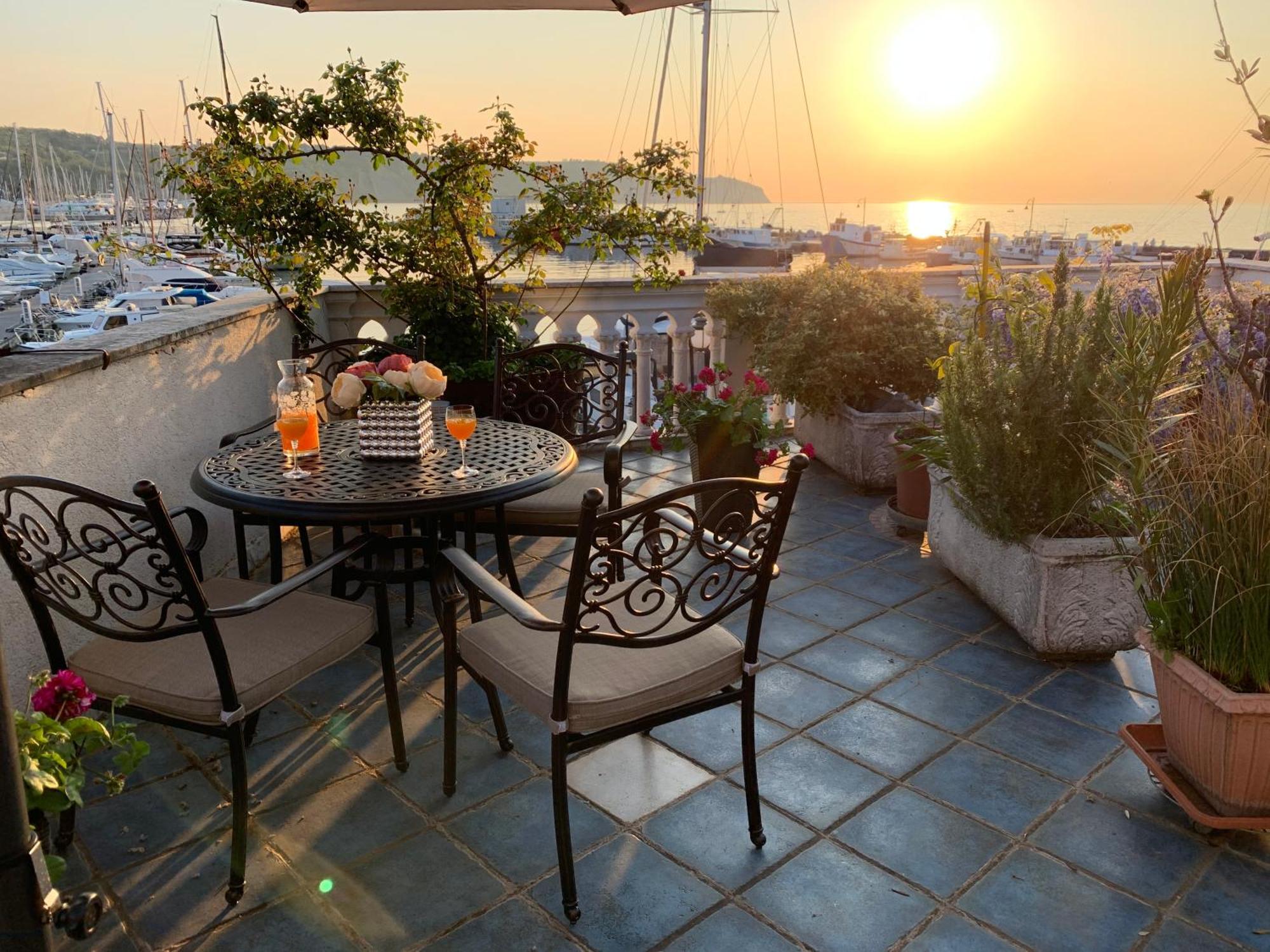 First Row To The Sea - Maremi Izola Apartment Terrace Eksteriør billede